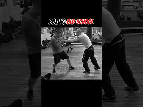 Old skhool : Boxing 🥊 #boxing #boxer #boxingstyle #usa #amercia #mma #fighter #ytshorts #yt #shots