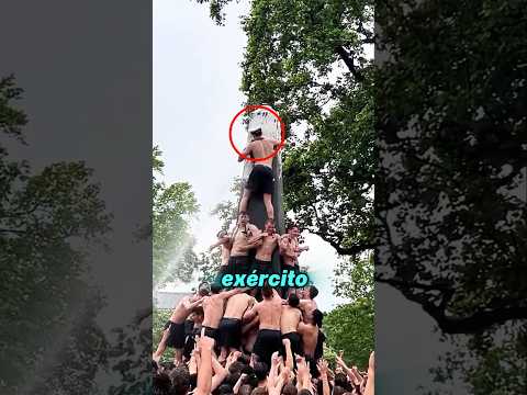 Será que ele sobreviveu a queda?? 😱 (@usnaalumni)