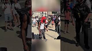 Sospechoso Intenta Esconder Cuchillo De Policía