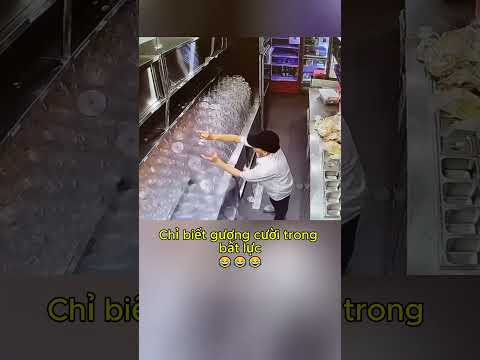 Chỉ biết gượng cười trong bất lực 😂😂😂 #nhahang #cườimỗingày #tinhhuongbatngo