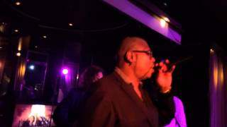 Butch Williams sing Bob Marleys   No Woman bei Ulle&Töle in der Trompete Berlin 12 2 14