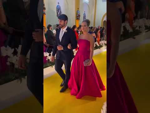 Madrinhas sem paleta de cor #dicadefesta #casamento #madrinhasdecasamento #noiva #vestidodefesta