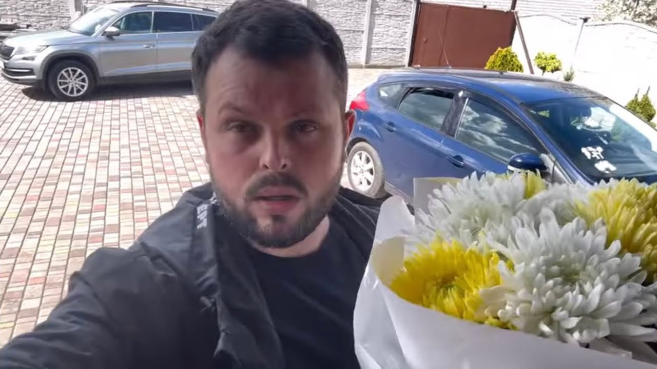 День рождения Бабушки! Привез цветы и скромный подарок ТВ