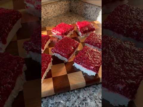 أذكى حلى كيتو ولو كارب بدون فرن: مربعات التوت وجوز الهند 🍓🥥