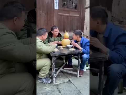 पति दोस्त के घर छुप गया 😅