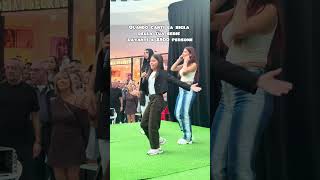 Quando canti la sigla della tua serie davanti a 2500 persone #shorts #stefanoeilary