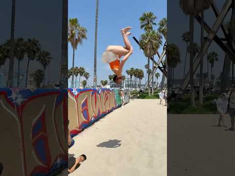 Waiting for the landing…☺️#beauty #funny #model #comedy #viral #fail #parkour #calisthenics #girl