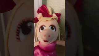 #music #pop #michaeljackson  #themuppets miss piggy and Kermit act out Chicago
