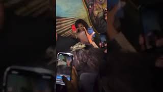 Nicki Minaj hangs with fans in NYC #nickiminaj #shorts #newyork #nicki #queenofrap