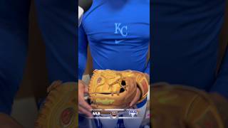 Maikel García🇻🇪 nos muestra su guante con el que ganó el Guante de Oro🥇 la temporada pasada #MLB