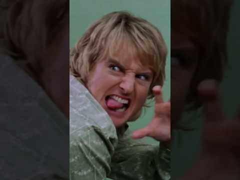 Owen Wilson pretending to be a dragon scene in Starksy & Hutch (2004) #benstiller #willferrell
