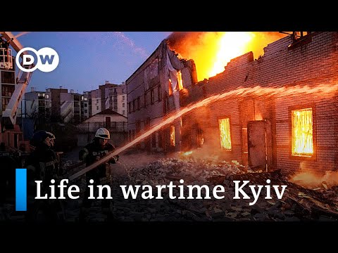 Heavy damage in Ukrainian capital Kyiv after continuous shelling | DW News