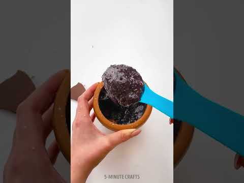 ✨ Never eat chocolate in the bathroom! ? ?