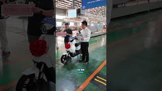 Chiếc xe điện thứ 400.000 của Yadea ra lò! Đổi từ xăng sang điện giờ dễ như ăn kẹo,  chọn cho ae