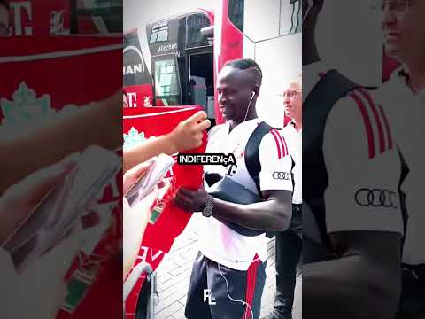 Veja a diferenca entre um jogador humilde e outro egocentrico #sadiomané #futebol #futebolbrasileiro