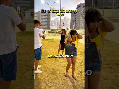 Ela caiu direitinho𤣠#humor #engraçado #comedia