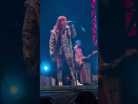 #HayleyWilliams performs #AllIWanted for the first time at #Paramore's #WhenWeWereYoung festival set