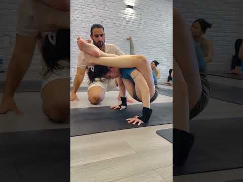 Dwi pada sirsasana to Titibasana 🧘♂️#yoga #trendingréels #views #virals #instagram