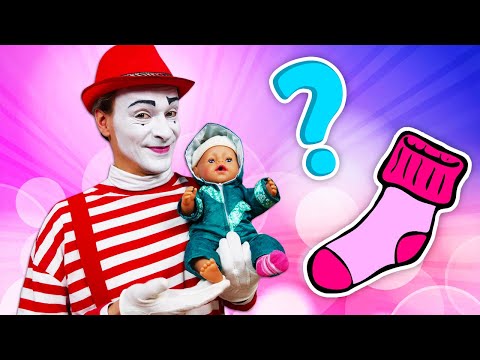 🧸 Кукла Эмили собирается на прогулку с Мимом Сэмом 🧦 Ищем носки и одеваемся тепло!