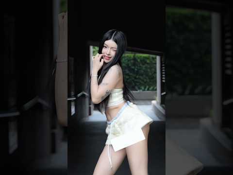 Ưm ưmh 🫦 She makes me freeze #Tyla #ciin #tiktok #dance