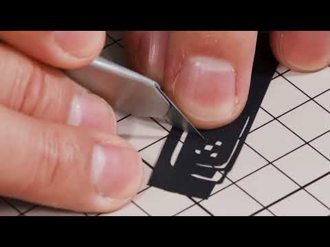 カッターナイフから生まれる切り絵作品~文房具~