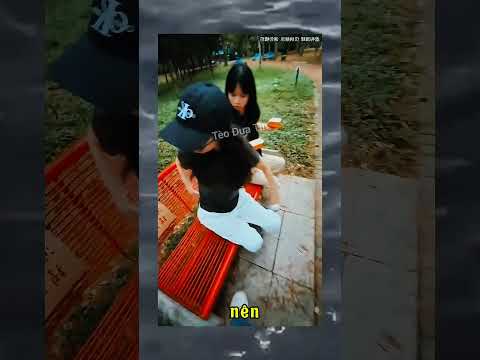 Ghế của anh hay gì mà không cho ngồi 😂