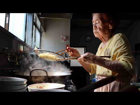 She is so GENKI! 101 year old Ramen chef