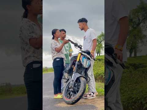 Aayi Khebdi Mujhse Panga Lene Waali 😂😂 #shorts #ktm #ytshorts