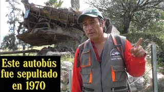 Explorando el Campo Santo con el Guía de Yungay