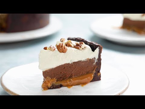 KNOCK YOU NAKED DEEP DISH PIE! Epic Baking Pan Hacks You Need to Try!