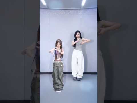 NMIXX 'Blue Valentine'🩵 with #HAEWON #NMIXX #ZEPETO #zpt_iram #fyp #shorts #viral #trending #dance