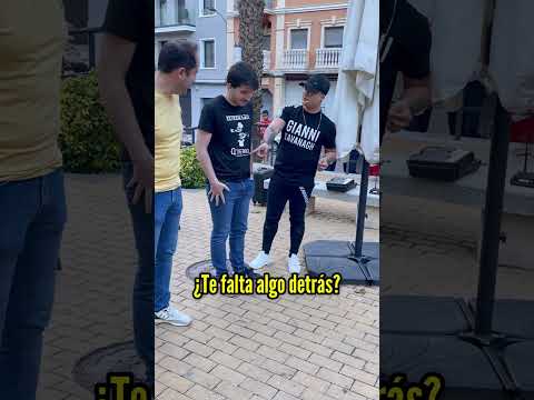 El poder de la distracción 🤓 #short #pickpocket #trucodemagia #trucosdemagia