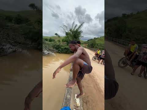Pulando da ponte