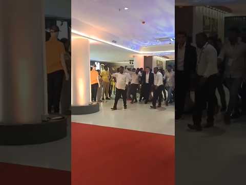AK Entry at Chepauk Stadium IPL CSK Vs SRK Shalini Ajith Kumar & Shruti Hassan AK recent Video