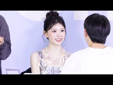 아일릿(ILLIT) 사인 중인 모카 (MOKA's Fansign) | 'bomb' Fansign Event • 250624