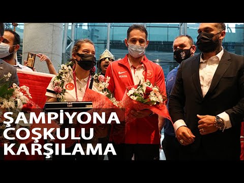 Dünya Şampiyonu Ayşe Begüm Onbaşı Yurda Döndü