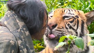 Heartwarming Reunions: Animals Reunited With Their Owners After Years Apart!
