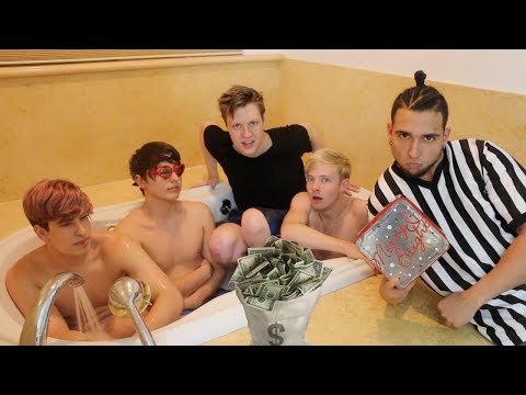 Last To Leave BubbleBath Challenge!! (1000$$ PRIZE) W/ ROOMMATES