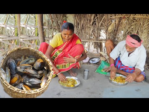 Wild Snail Curry cooking & eating by santali tribe old couple