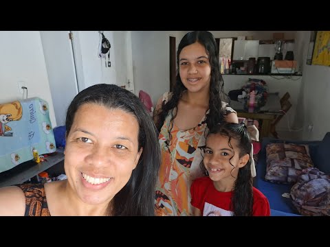 compramos laços novos para as meninas julia está gripada feriado em casa com as meninas