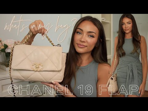 Video: WHAT'S IN MY NEW CHANEL BAG?! (small chanel 19 flap )