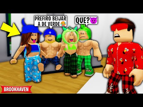 ESPIONEI uma FESTA do PIJAMA só de CASAIS APAIXONADOS e ISSO ACONTECEU... BROOKHAVEN RP Roblox