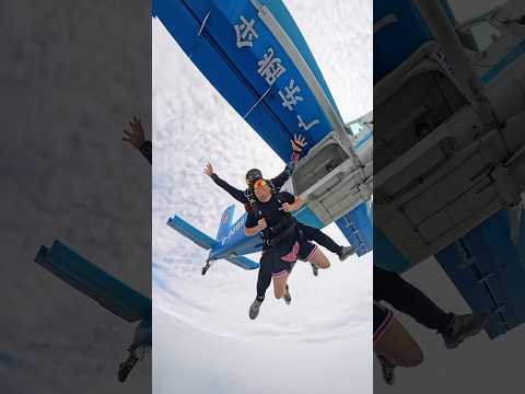 Skydiving |Falling Has Never Felt Better#youtube #youtubeshorts #skydiving #hittvfun #fun #adventure
