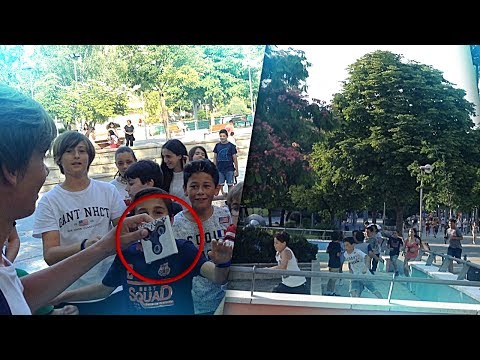 50 NIÑOS BUSCANDO SPINNERS ESCONDIDOS POR EL PARQUE | MI PRIMERA QUEDADA