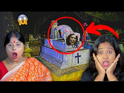 WATCHING THE SCARIEST VIDEOS ON INTERNET 😱 TRY NOT TO GET SCARED CHALLENGE (IMPOSSIBLE)