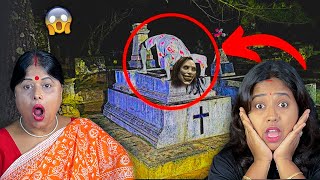 WATCHING THE SCARIEST VIDEOS ON INTERNET 😱 TRY NOT TO GET SCARED CHALLENGE (IMPOSSIBLE)