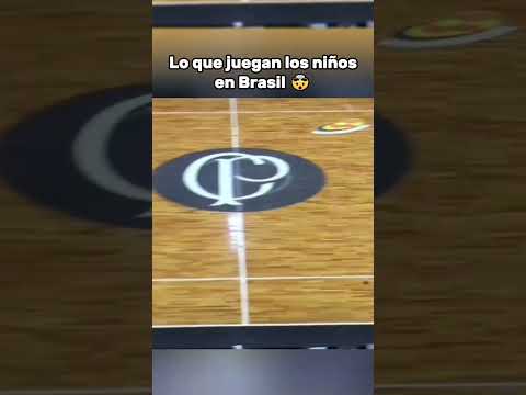 Así juegan los niños de Brasil #futbol #parati #shorts #brasil