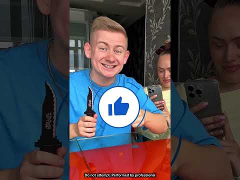 HALLOWEEN FAKE KNIFE PRANK FROM MAGICIAN
