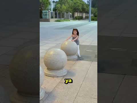 Küçük Kız Acaba Abisine Yetişebildi Mi.😅