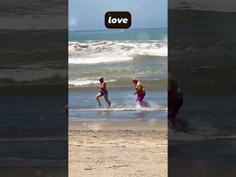 The love between the elderly🥰#youtube #funny #elderly #love